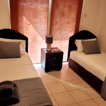 Seascape Apartment *